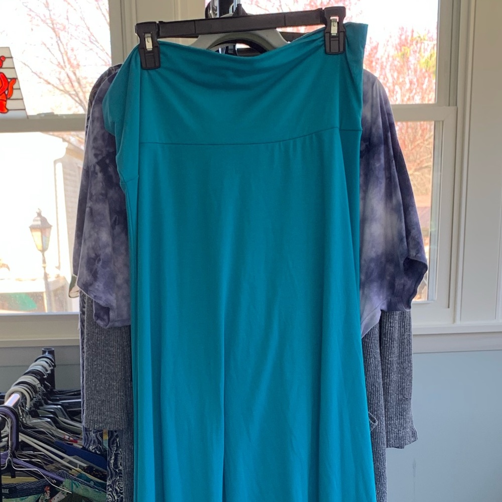 2x solid turquoise Maxi in gently used condition